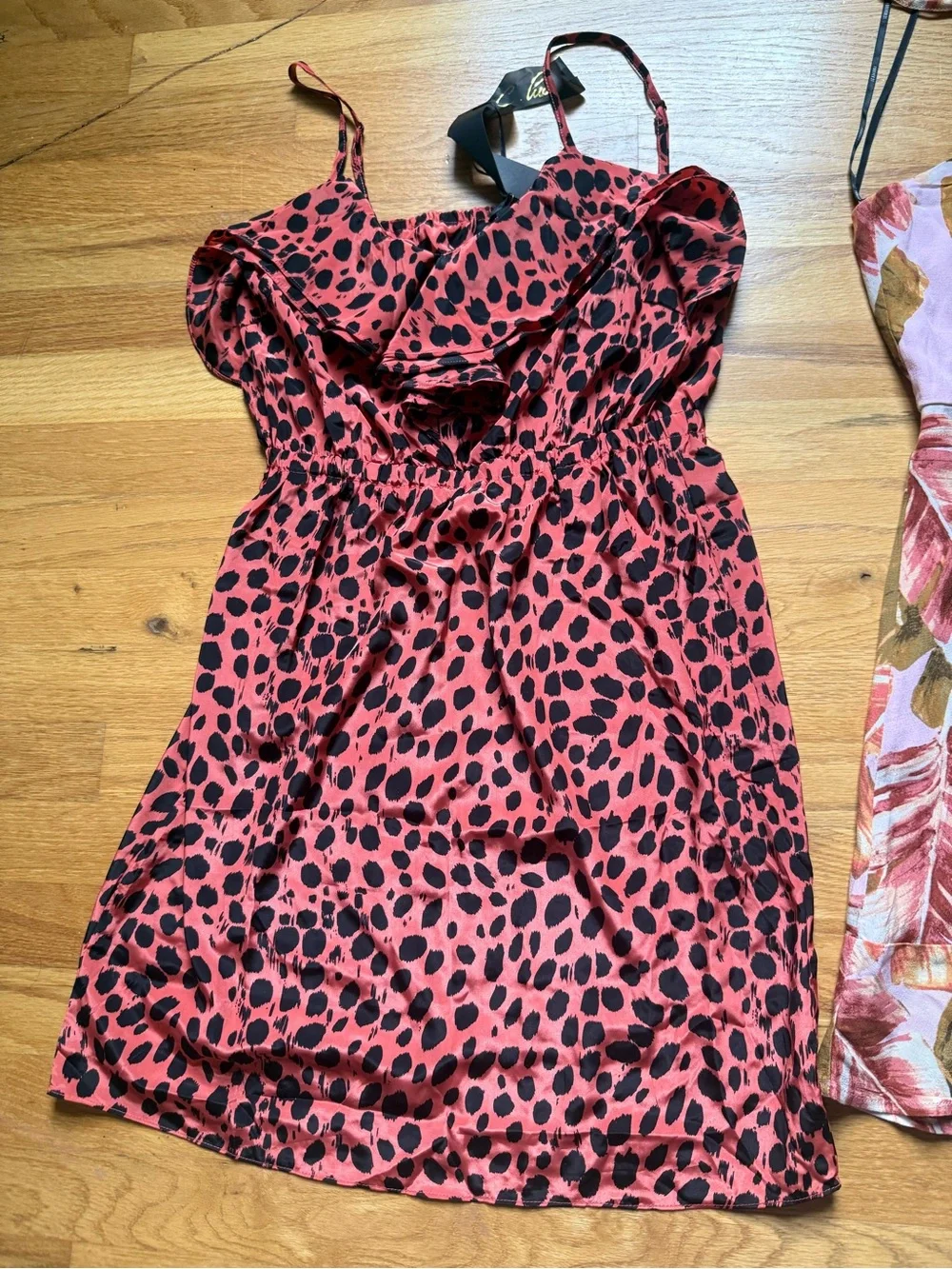 2 mini Dresses size small